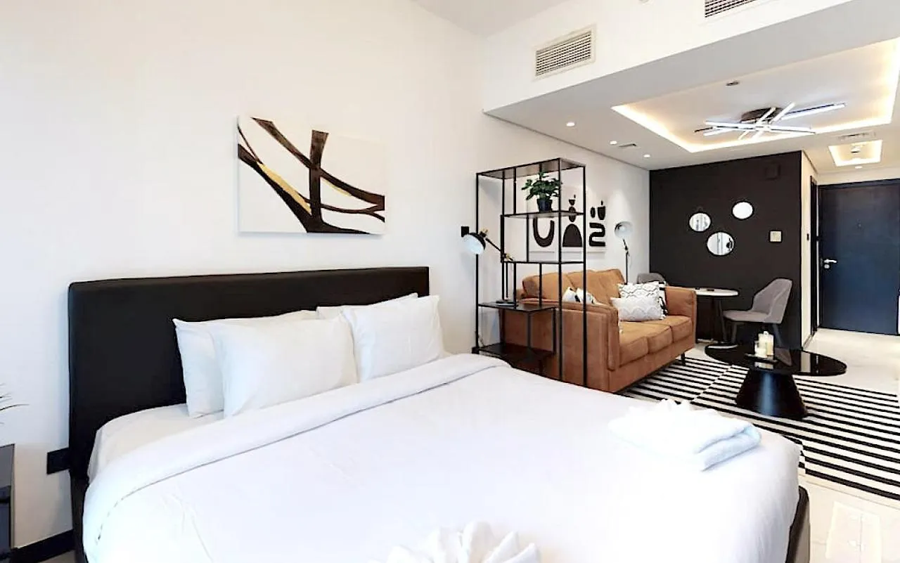 Earthy & Sharp - Studio With Lake View - Jlt Dubái Apartamento